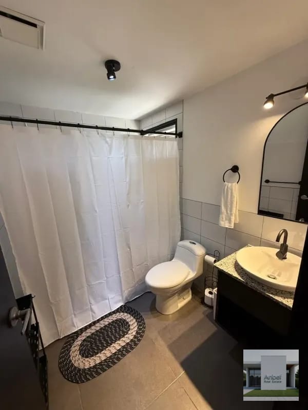 Apartamento Amueblado tipo Loft Un Dormitorio Zona 10 — Apartamento en Alquiler en Fabra, Zona 10, Guatemala, Ciudad — foto 2 de 7