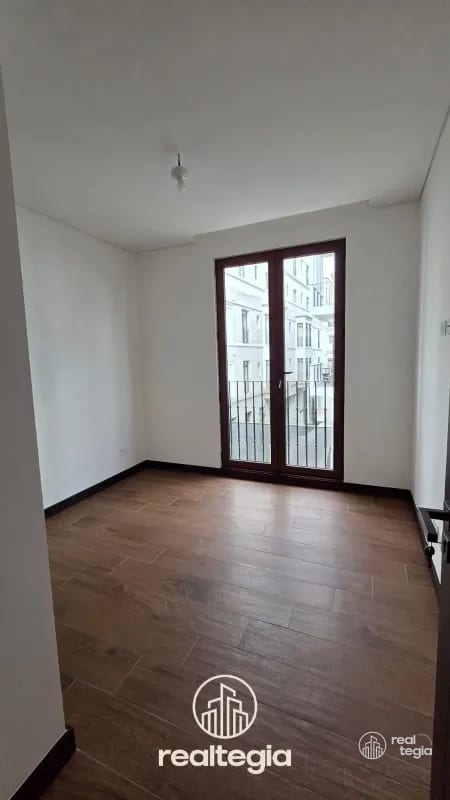 APARTAMENTO EN LIRIOS DE CAYALÁ — Apartamento en Venta en Zona 16, Guatemala, Ciudad — foto 1 de 9