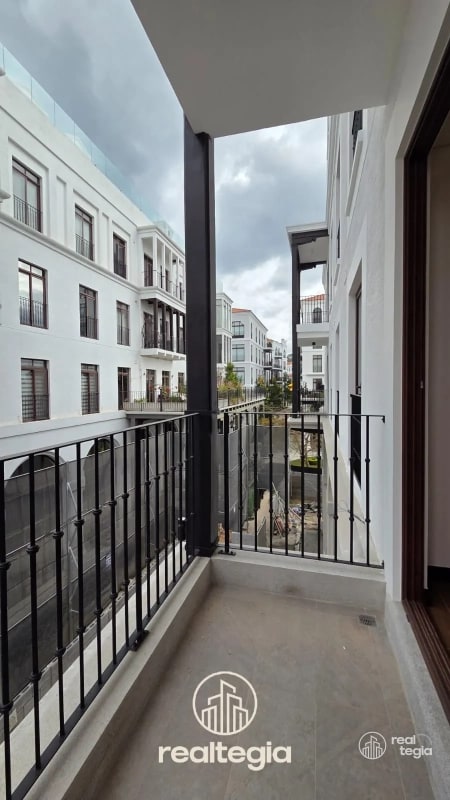 APARTAMENTO EN LIRIOS DE CAYALÁ - 1