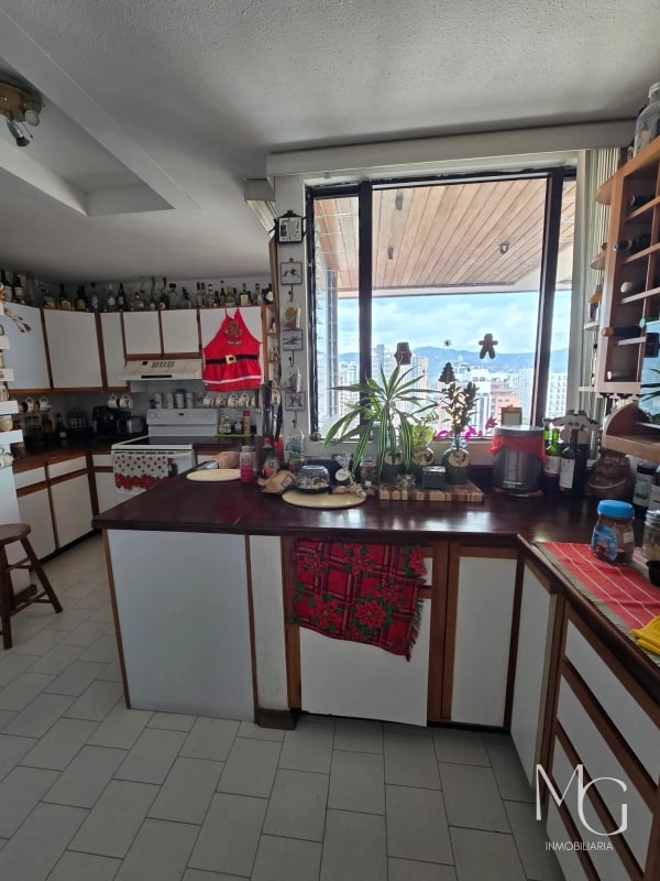 APARTAMENTO EN VENTA EN VÍA MARIS ZONA 10 - 6
