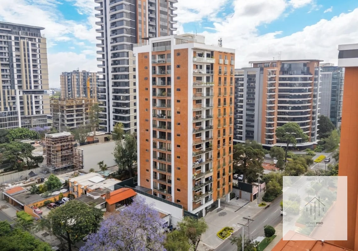 Apartamento Amueblado en Venta o Renta en Zona 10 - 1