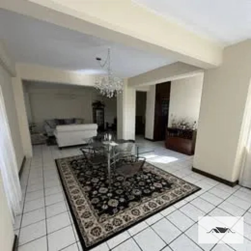 EN VENTA AMPLIO APARTAMENTO ZONA 15  209mts2 — Apartamento en Venta en Zona 15, Guatemala, Ciudad — foto 2 de 5