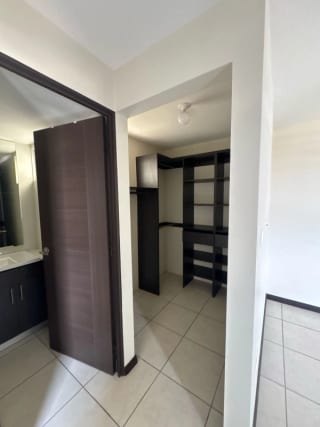 VENTA DE APARTAMENTO EN CONDADO NARANJO/ALEGRIA/Z.4 MIXCO — Apartamento en Venta en Condado Naranjo, Zona 4 Mixco, Guatemala, Ciudad — miniatura 9 de 16