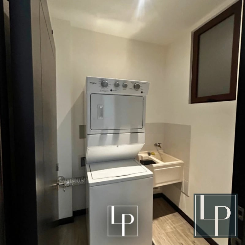 Apartamento de 2 Hab. en Renta en Lirios de Cayalá - 2