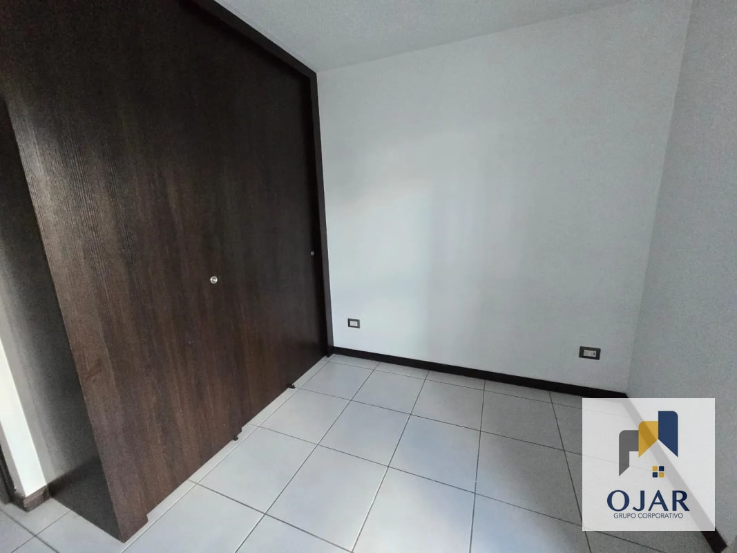 Apartamento en Venta zona 11, Condominio Vistas de las Charcas - 2