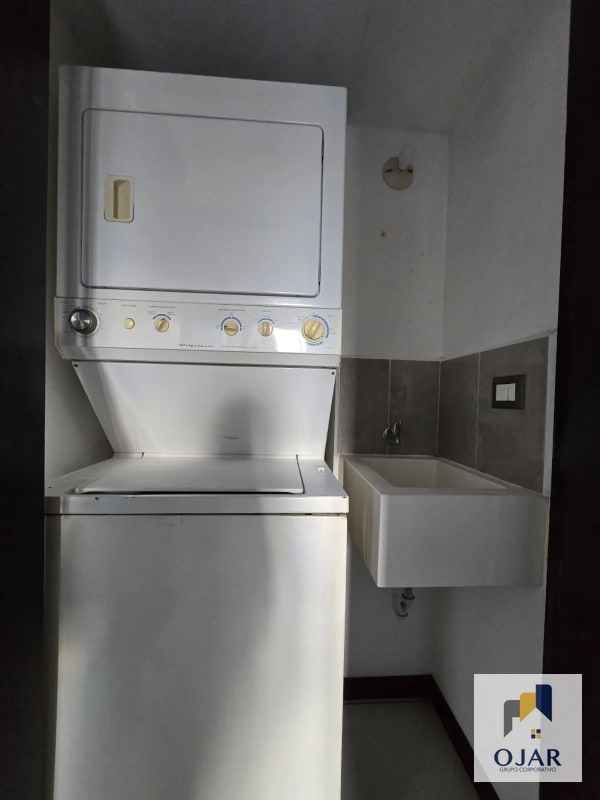 Apartamento en Venta zona 11, Condominio Vistas de las Charcas - 1