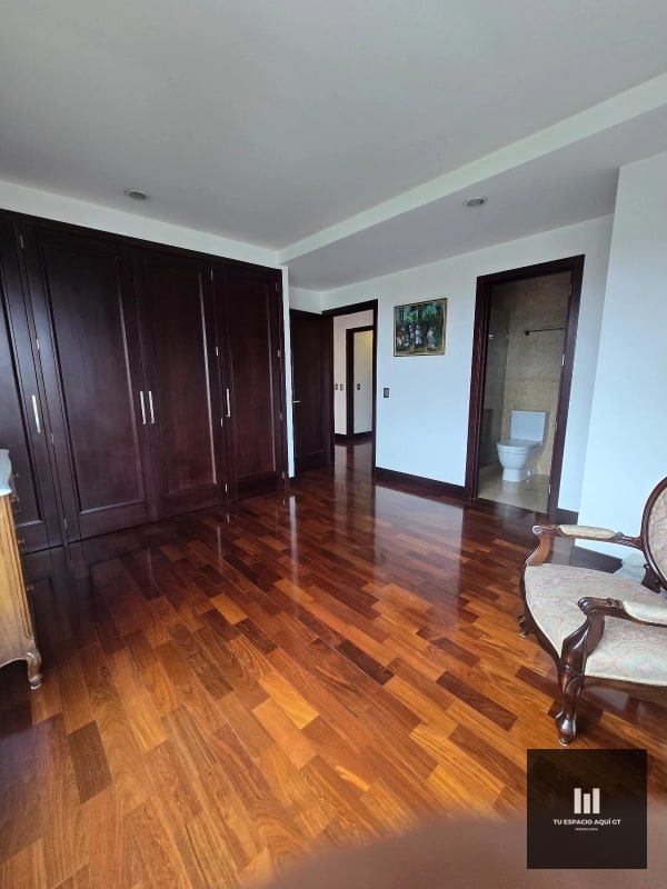 Hermoso Penthouse en Venta en Zona 10 - 8
