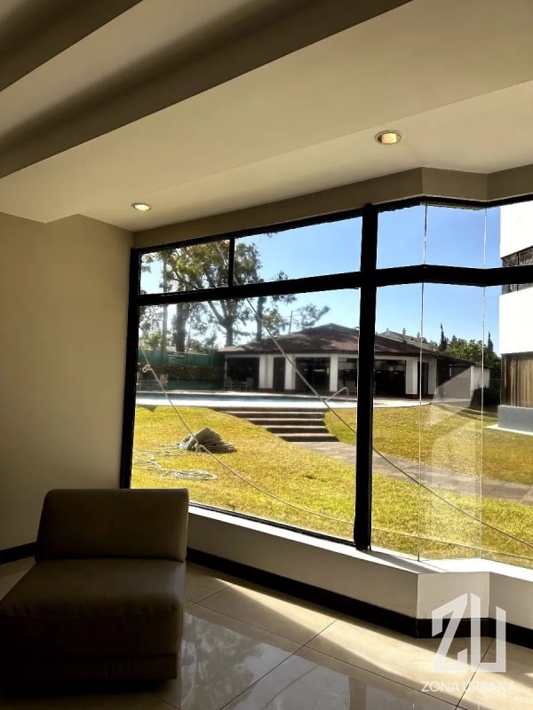 Apartamento amplio con balcón perimetral en Pacífica Plaza, Zona 14 - 8