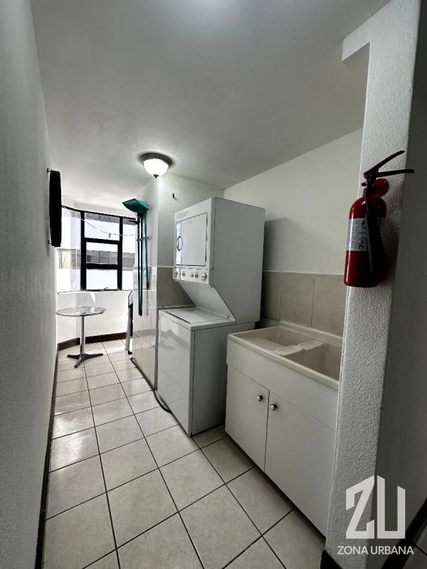 Apartamento amplio con balcón perimetral en Pacífica Plaza, Zona 14 - 3