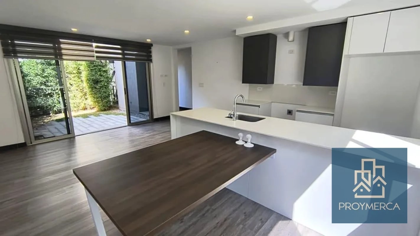Apartamento con jardín en venta, Edificio Iridia, Zona 13 - 13