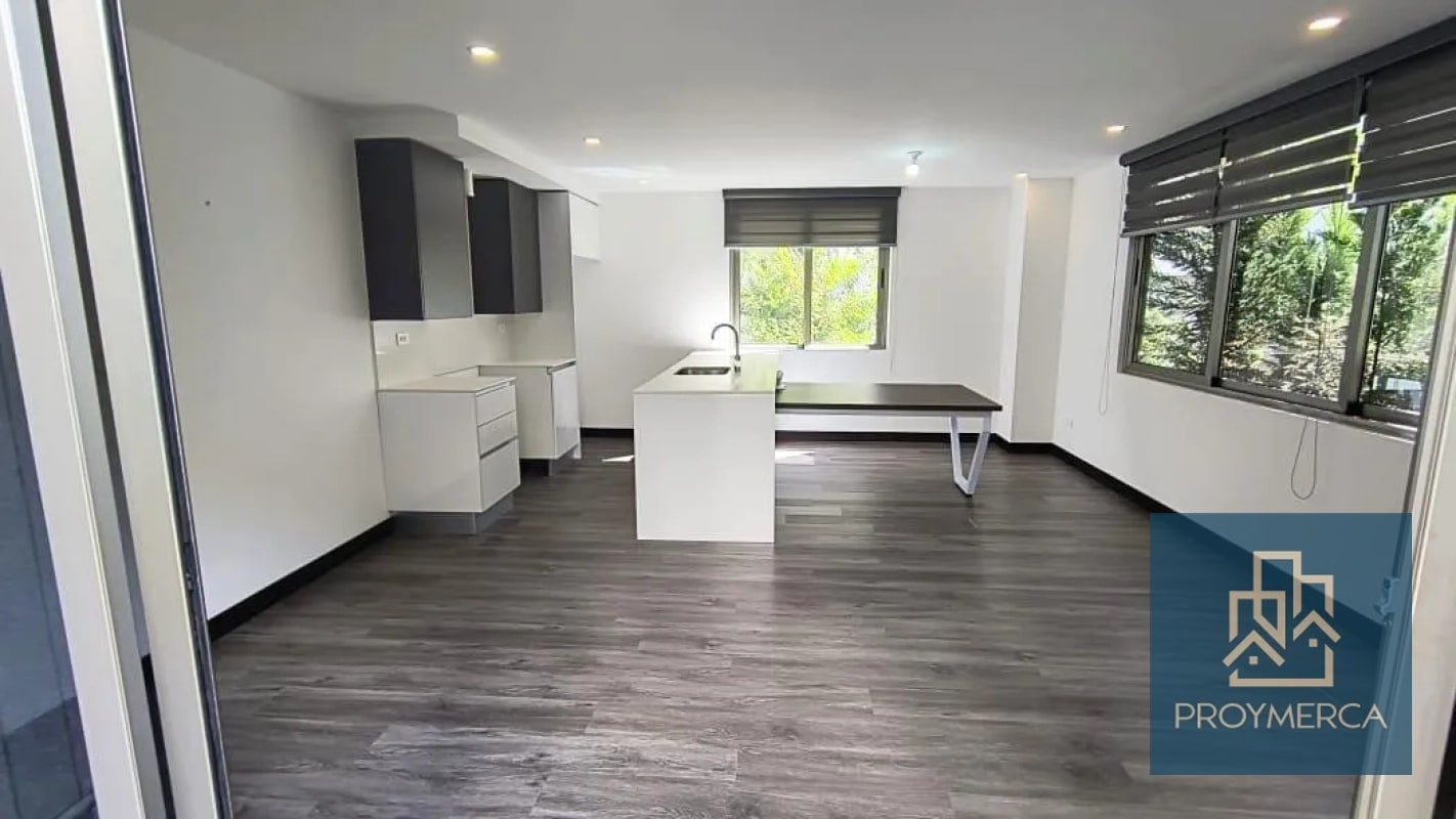 Apartamento con jardín en venta, Edificio Iridia, Zona 13 - 10