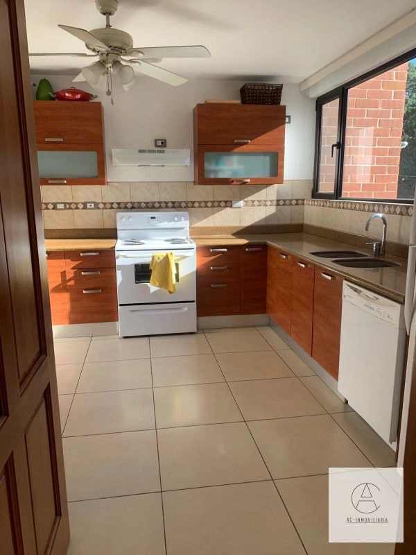 Apartamento en venta zona 14. 2 habitaciones - 5