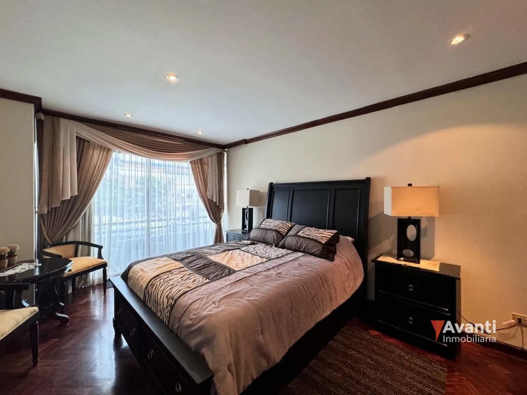 VENTA APARTAMENTO ZONA 14, AMPLIO - 1