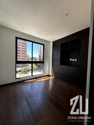 Apartamento amplio y bien iluminado con balcón en Edificio Tero 14 — Apartamento en Alquiler en Zona 14, Guatemala, Ciudad — miniatura 2 de 10