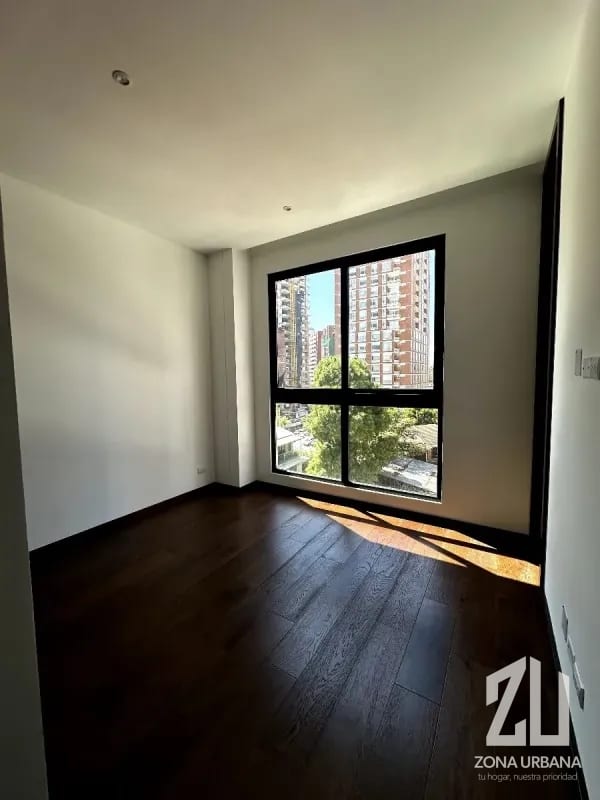 Apartamento amplio y bien iluminado con balcón en Edificio Tero 14 — Apartamento en Alquiler en Zona 14, Guatemala, Ciudad — foto 3 de 10