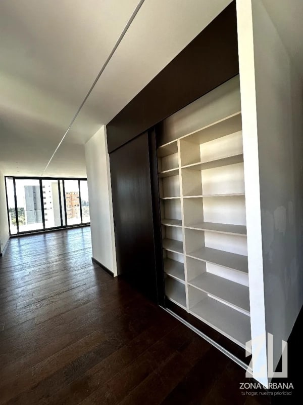 Apartamento amplio y bien iluminado con balcón en Edificio Tero 14 - 10