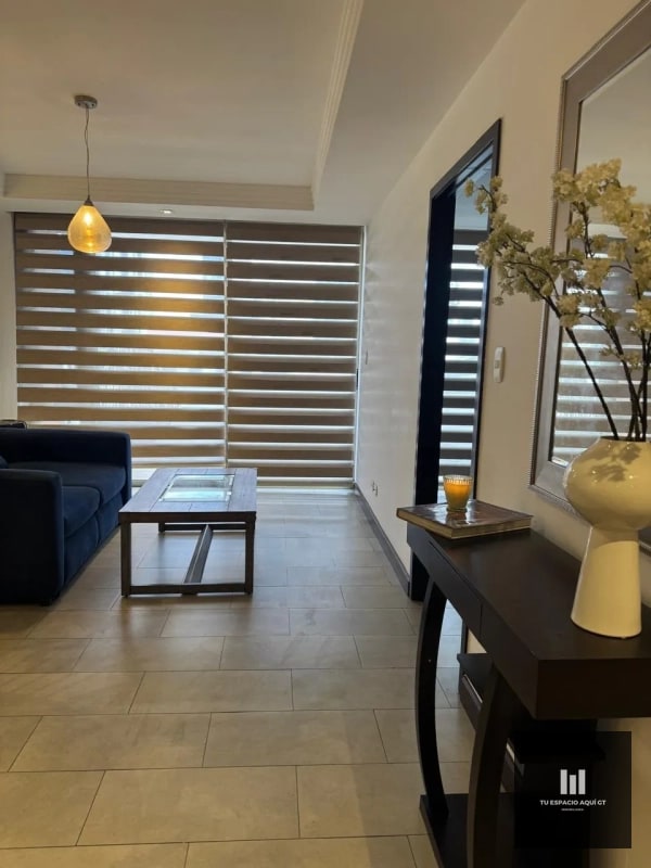 Apartamento en Alquiler, en Zona 10 - Amueblado - 4