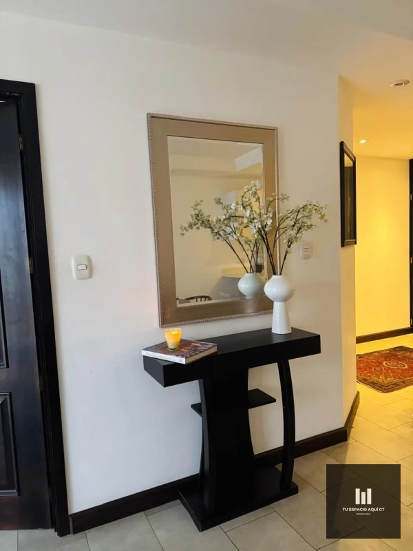 Apartamento en Alquiler, en Zona 10 - Amueblado - 3