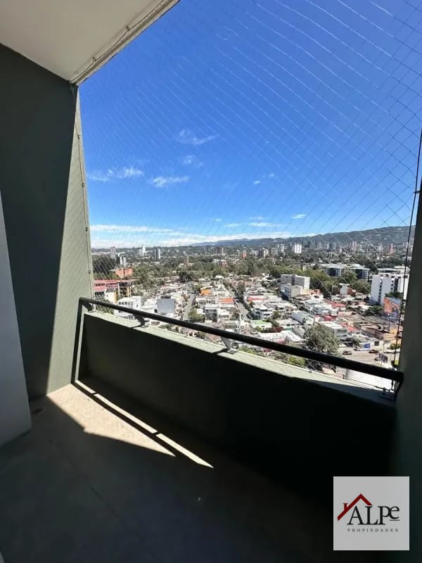PENTHOUSE CON TERRAZA ZONA 10 — Apartamento en Alquiler en Verona, Zona 10, Guatemala, Ciudad — foto 12 de 15