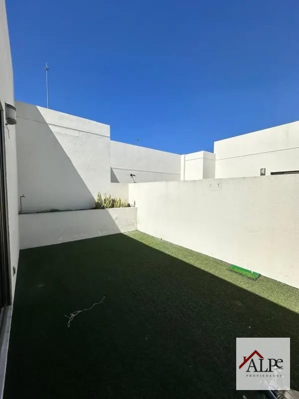 PENTHOUSE CON TERRAZA ZONA 10 — Apartamento en Alquiler en Verona, Zona 10, Guatemala, Ciudad — foto 13 de 15