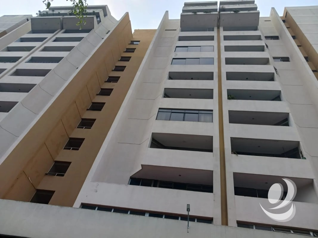 APARTAMENTO AMUEBLADO EN RENTA EDIFICIO AVENIDA ZONA 10 - 3