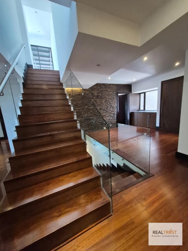 EN VENTA ESPECTACULAR PENTHOUSE - 13