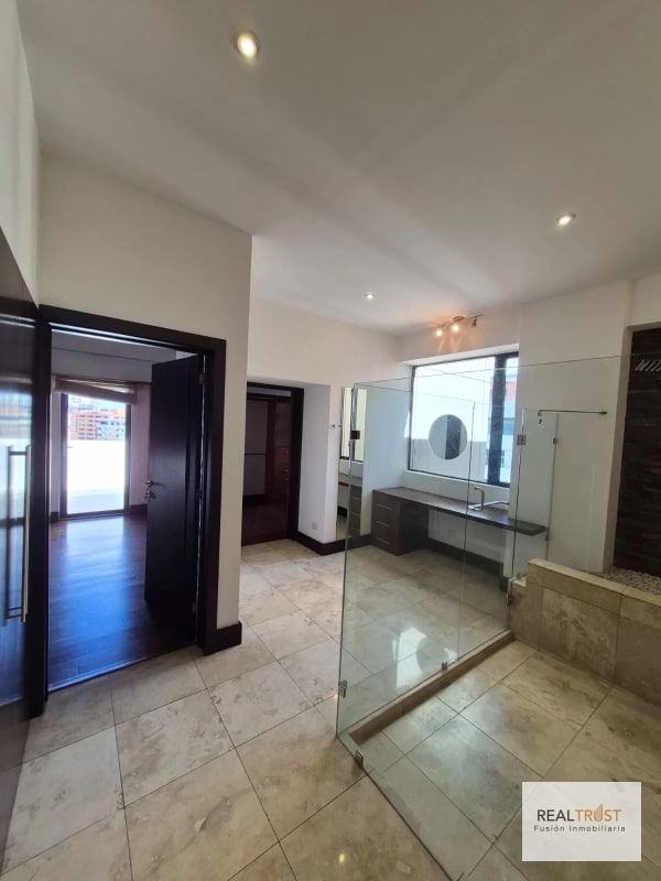 EN VENTA ESPECTACULAR PENTHOUSE - 4