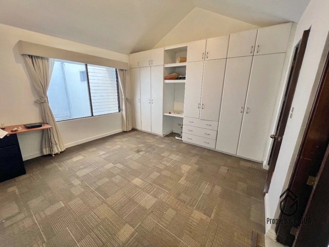 Apartamento amplio con balcones - 7