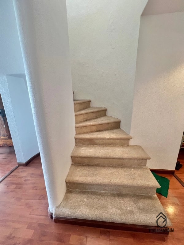 Apartamento amplio con balcones - 4