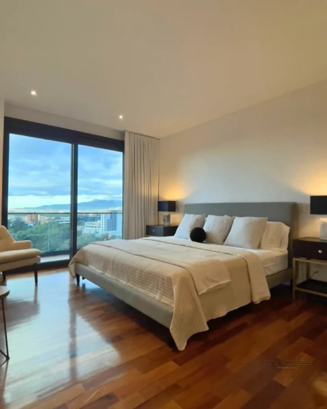 APARTAMENTO EN RENTA ZONA 10 AMUEBLADO FRENTE AL OBELISCO - 2