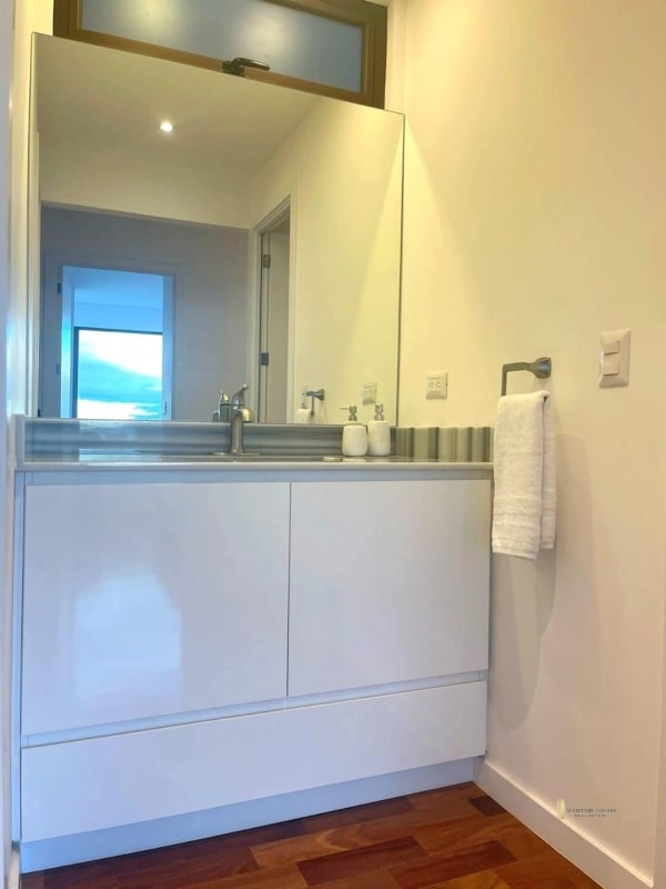 APARTAMENTO AMUEBLADO EN ALQUILER – Edificio Lucca, Zona 10 - 1