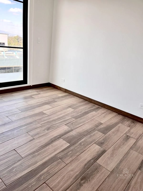 Zona 15 • Apartamento en Renta • Edificio Privé • 3 habitaciones • 2 baños • 3 parqueos - 15