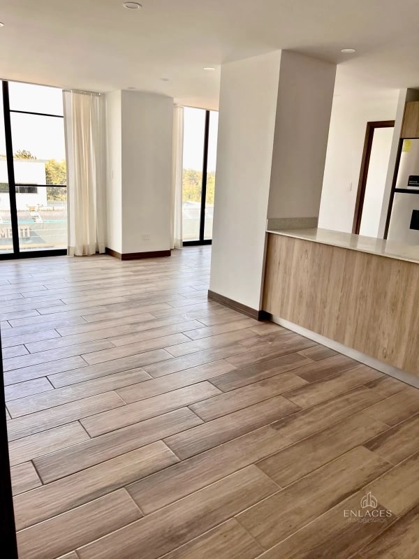 Zona 15 • Apartamento en Renta • Edificio Privé • 3 habitaciones • 2 baños • 3 parqueos - 7