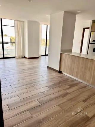 Zona 15 • Apartamento en Renta • Edificio Privé • 3 habitaciones • 2 baños • 3 parqueos — Apartamento en Alquiler en Zona 15, Guatemala, Ciudad — miniatura 8 de 17