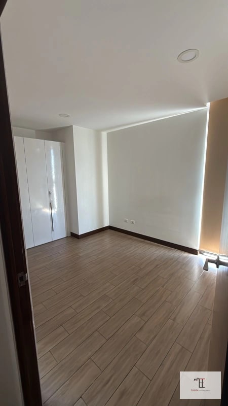 Rento Apartamento de 2 dormitorios en zona 15 VH2 - 5