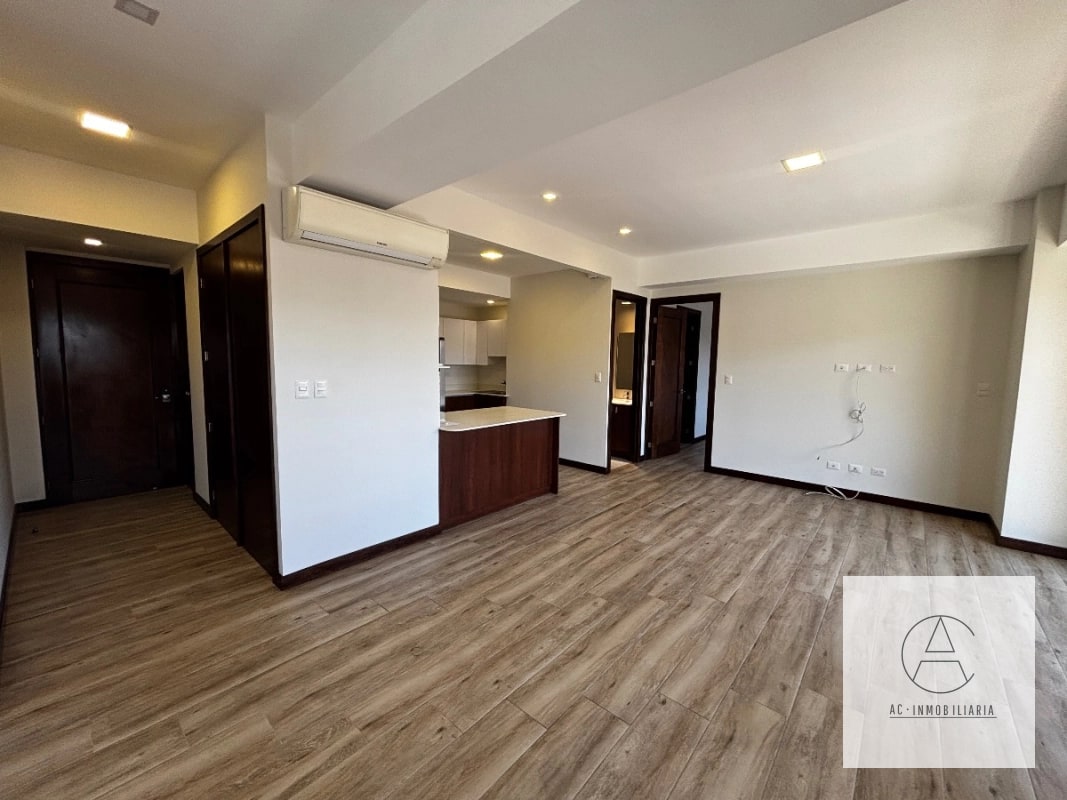 Apartamento de 1 habitación en renta - 2
