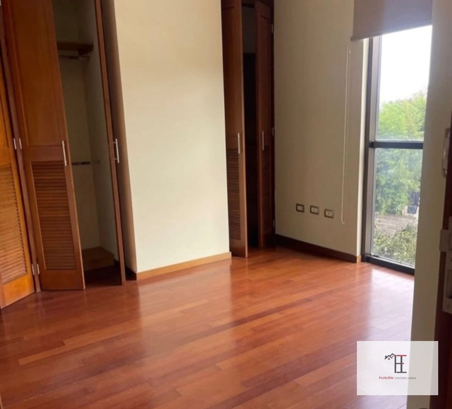 Vendo / Rento apartamento en Tarragona Zona 15 Vista Hermosa 1 - 4
