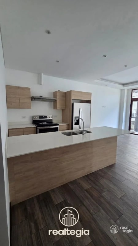 APARTAMENTO LIRIOS DE CAYALÁ ZONA 16 - 16