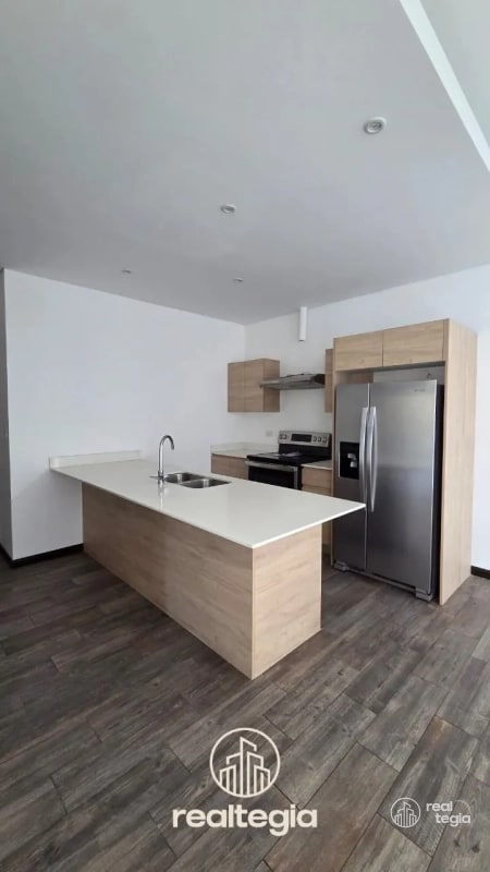 APARTAMENTO LIRIOS DE  CAYALÁ ZONA 16 - 15