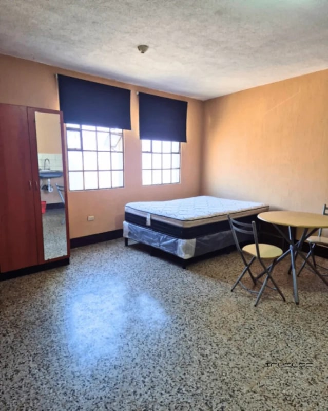 HABITACIÓN EN RENTA EN ZONA 12 AMUEBLADA - 4