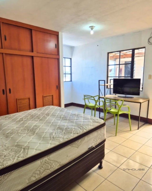 HABITACIÓN EN RENTA EN ZONA 12 AMUEBLADA - 1
