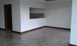 Apto. en Venta en Edificio Zona 10. — Apartamento en Venta en Zona 10, Guatemala, Ciudad — miniatura 1 de 17