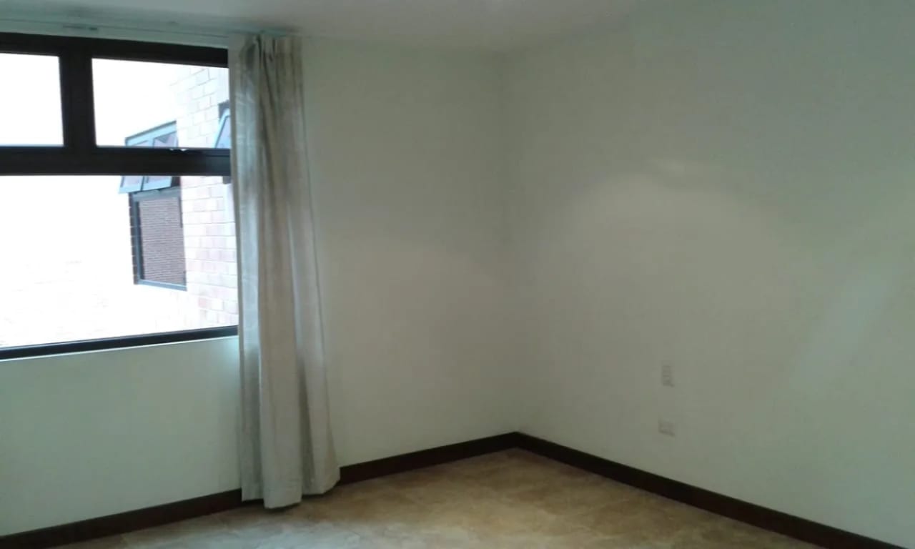 Apto. en Venta en Edificio Zona 10. — Apartamento en Venta en Zona 10, Guatemala, Ciudad — foto 13 de 17