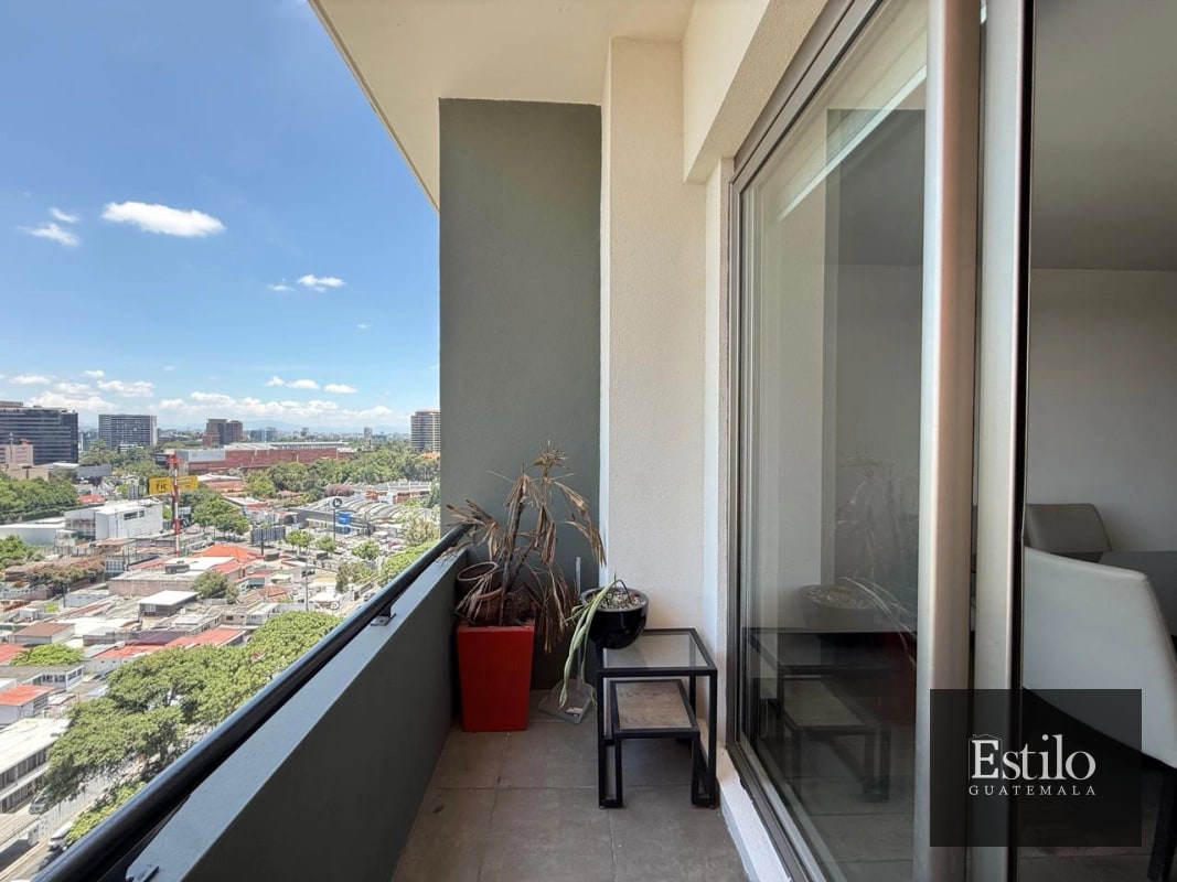 APARTAMENTO EN ZONA 10 - 7