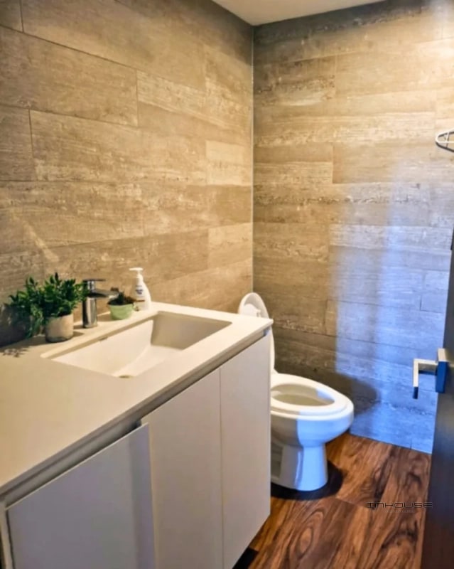 APARTAMENTO EN VENTA ZONA 11 EN PRIMER NIVEL CON JARDIN - 6