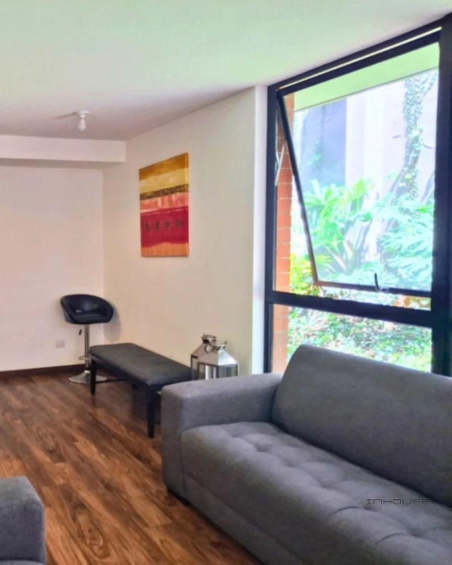 APARTAMENTO EN VENTA ZONA 11 EN PRIMER NIVEL CON JARDIN - 3