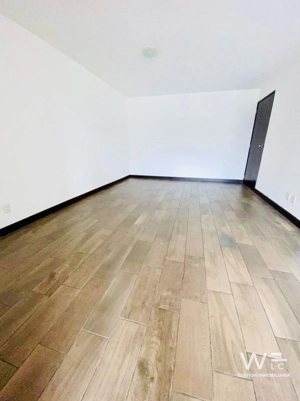 VENDO APARTAMENTO ZONA 10 - 9