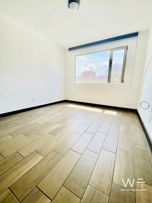 VENDO APARTAMENTO ZONA 10 - 7