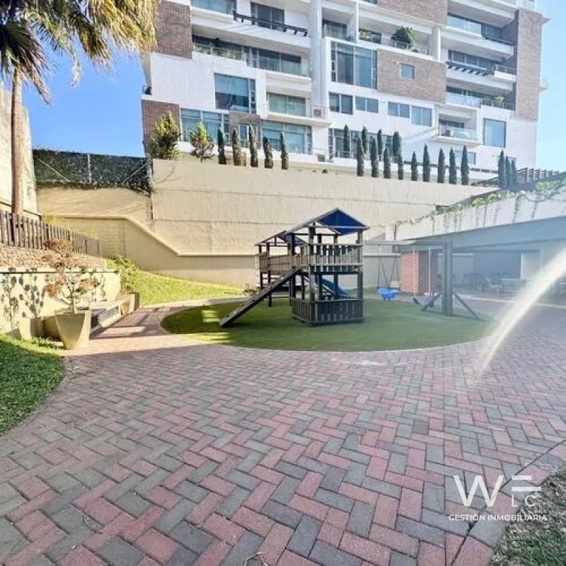 VENDO APARTAMENTO ZONA 15 - 4