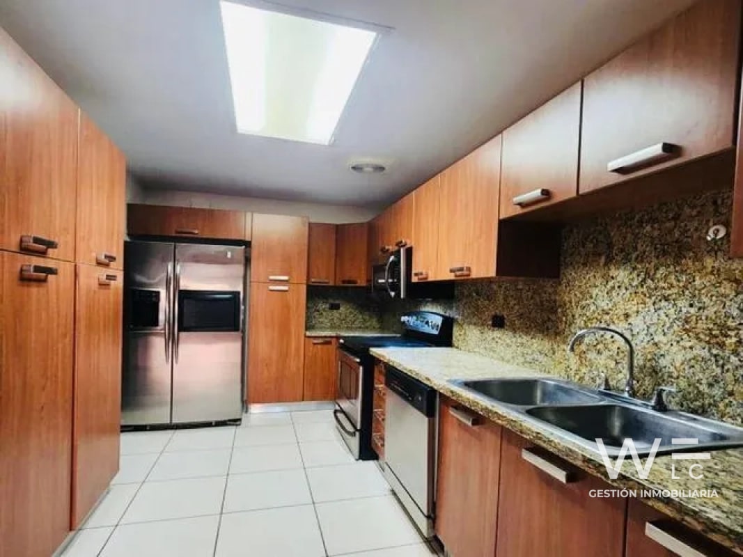 VENDO APARTAMENTO ZONA 14 - 11